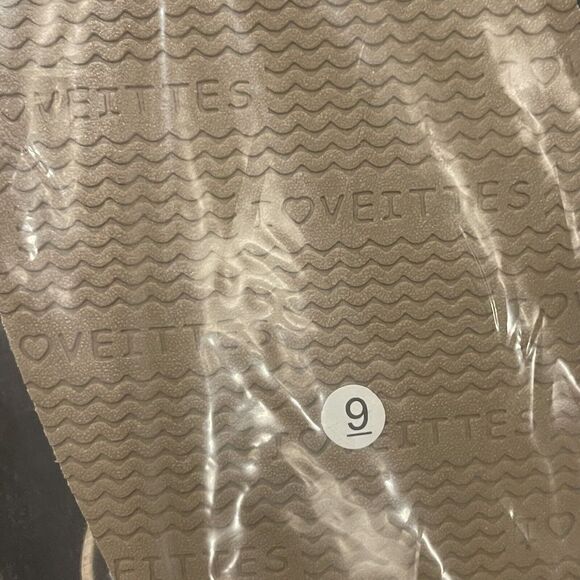 Womens Flat Sandals Size 9 Gold Color summer shoes Veittes - Picture 10 of 10